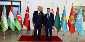 Ertuğruloğlu, Türkiye’nin Varşova Büyükelçiliğine atanan Rauf Alp Denktaş’ı kabul etti