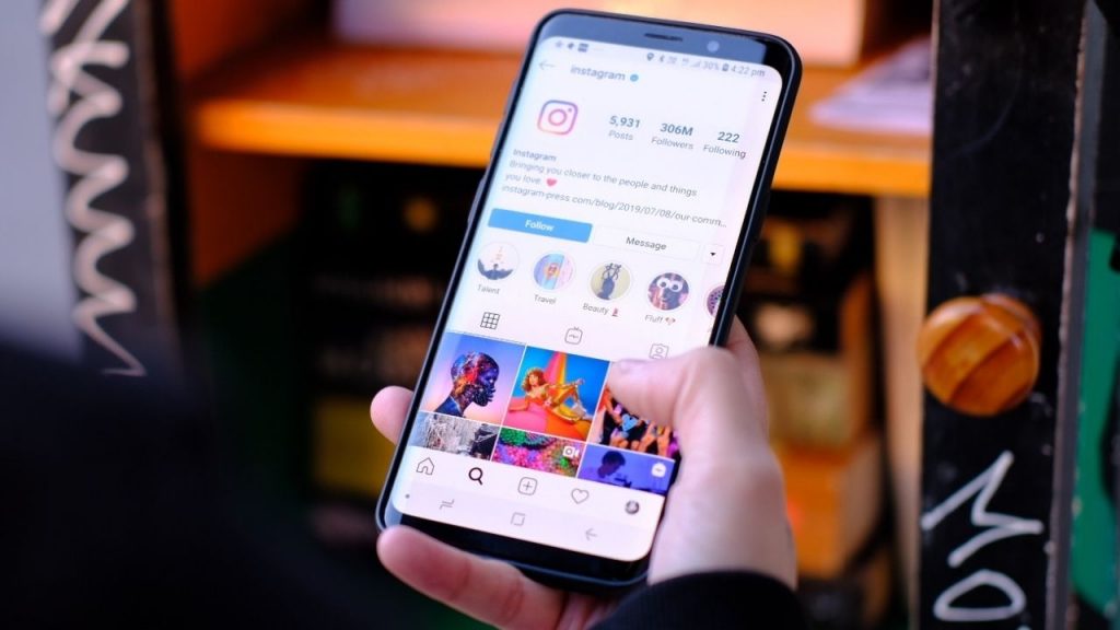 Zenginler kulübü: Instagram’a mavi tikli kullanıcılar için özel ana sayfa geliyor!