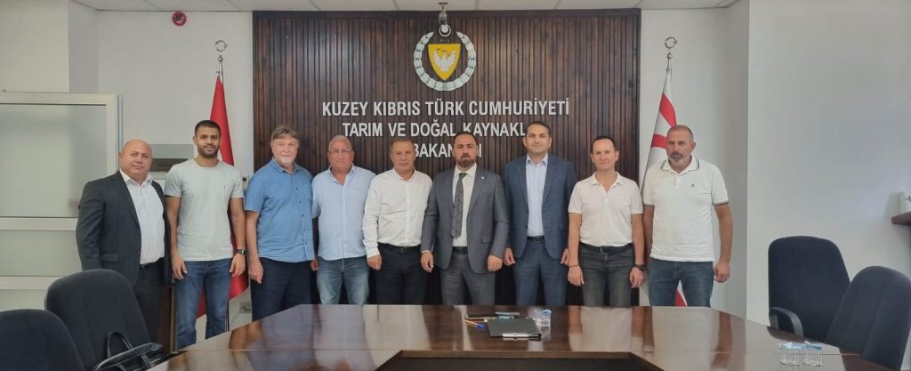 Bakanı Çavuş, Süt İmalatçıları Birliği ile Koop-Süt Yönetim Kurulu üyelerini kabul etti