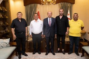 Cumhurbaşkanı Ersin Tatar, Futbol Kulüpler Birliği’ni kabul etti