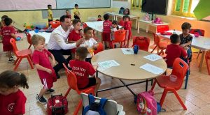 Çatalköy –Esentepe Belediyesi okul çantası dağıttı