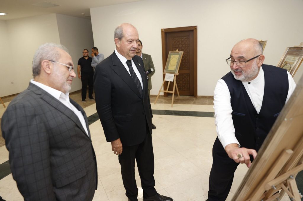 Cumhurbaşkanı Ersin Tatar, Hilye-i Şerif Sergisini gezdi