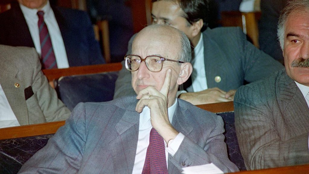 Erdal İnönü’nün vefatının üzerinden 16 yıl geçti – BRTK