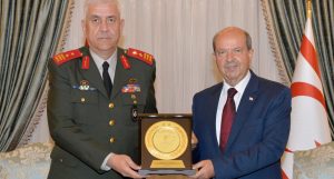 Cumhurbaşkanı Tatar, Güvenlik Kuvvetleri Komutanı Tümgeneral Aytaç’ı kabul etti