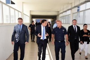 Oğuz, yeni cezaevini ziyaret etti: “Modern anlamda tamam ama hükümlü ve tutuklu sayısı kapasitesinin bir buçuk katı üzerinde”