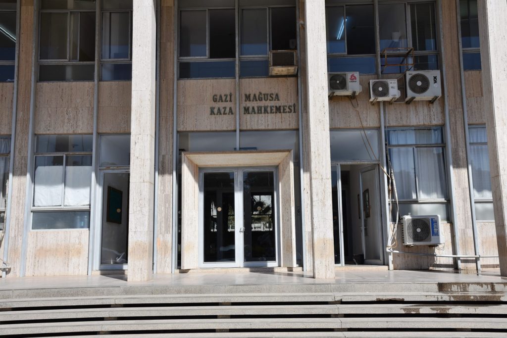 1 doktor ve 1 eczacıya 5’er gün ek tutukluluk