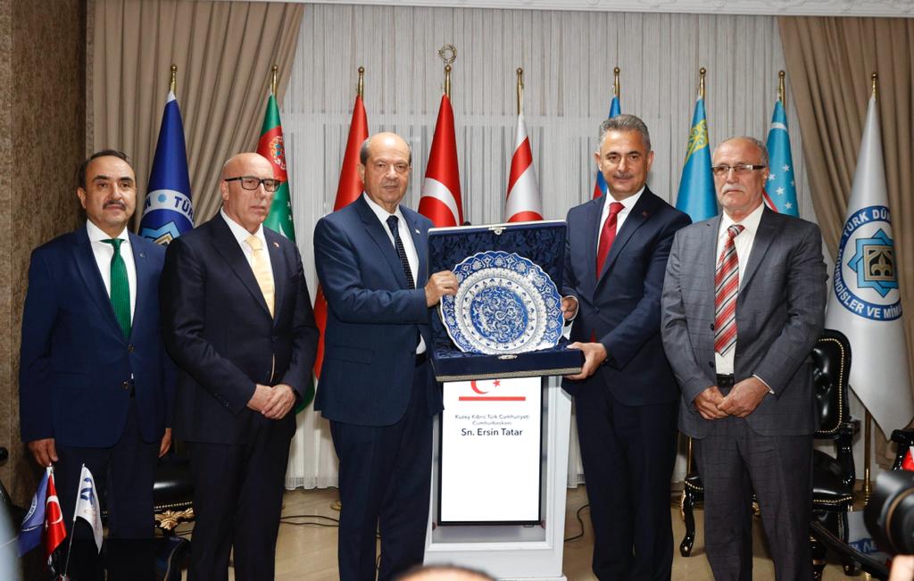 Cumhurbaşkanı Tatar, Türk Dünyası Mühendisler ve Mimarlar Birliği’ni ziyaret etti
