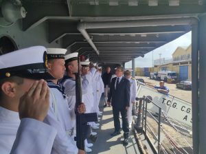Başbakan Üstel, TCG Cezayirli Gazi Hasan Paşa ve TCG İskenderun gemilerini ziyaret etti