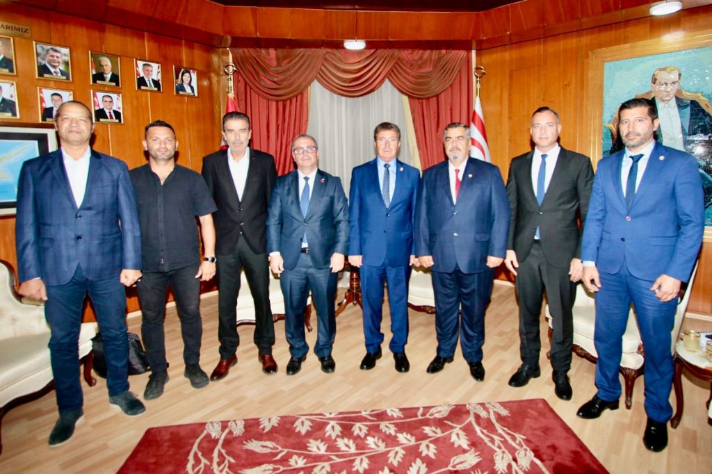 Başbakan Üstel, KKTC Milli Olimpiyat Komitesi’ni kabul etti