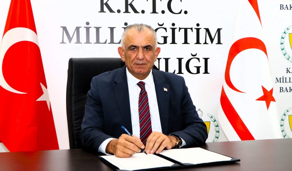Milli Eğitim Bakanı Çavuşoğlu, “24 Kasım Öğretmenler Günü“ dolayısıyla mesaj yayımladı