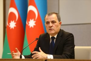Azerbaycan Dışişleri Bakanı Bayramov: “Erivan yönetimi, ciddi siyasi irade ortaya koysa kısa sürede barış imzalanabilir”