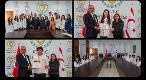 Çavuşoğlu,Haydarpaşa Ticaret Lisesi öğrencilerini ve ögretmenlerini kabul etti