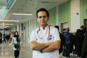 Çocuklardaki viral enfeksiyonlarda “antibiyotikte ısrarcı olunmamalı” uyarısı…