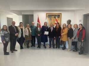 Girne Üniversitesi’nden Yaşlı Hakları Derneği’ne  bağış