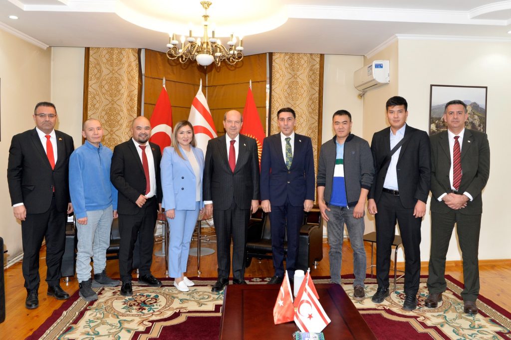 Cumhurbaşkanı Tatar, KKTC üniversitelerinden mezun Kırgız vatandaşlarla bir araya geldi – BRTK
