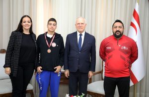 Töre, milli yüzücü Boran Bora’yı kabul etti – BRTK