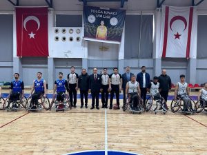 Cumhurbaşkanı Tatar, Türkiye Tekerlekli Sandalye Basketbol Süper Lig karşılaşmasını izledi – BRTK