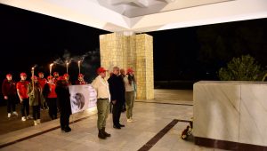 Gençlik Dairesi, İzcilik Federasyonu izcileri ile birlikte Denktaş ve Küçük için anma töreni düzenledi – BRTK