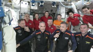 İlk Türk astronot Gezeravcı’nın yer aldığı ekip istasyonda karşılama törenine katıldı – BRTK