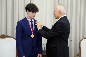 Töre IGSCE birincisi Özkan Cansu’yu kabul etti