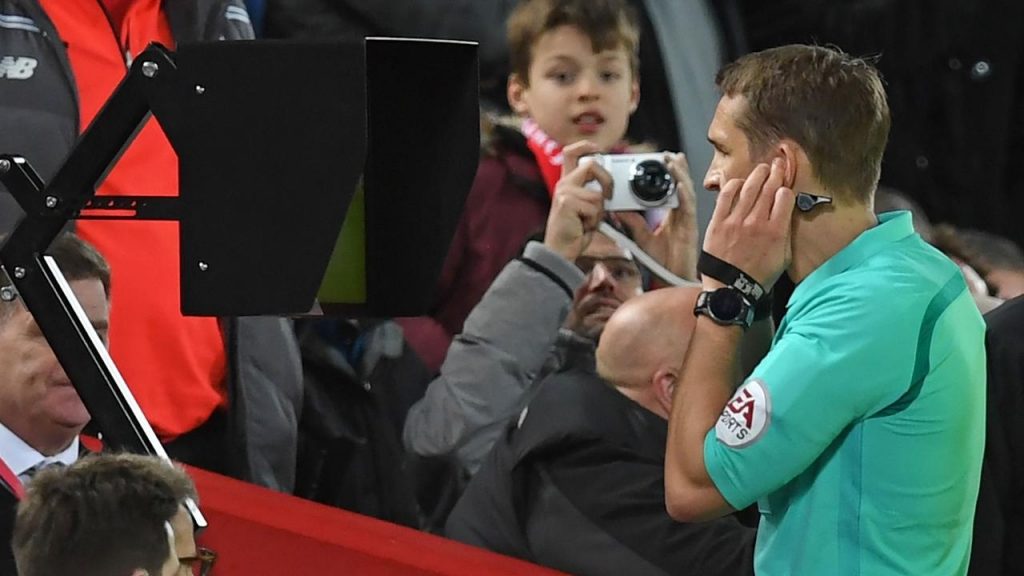 FIFA’dan onay çıktı! VAR konuşmaları canlı yayınlanacak