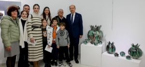 Cumhurbaşkanı Tatar, Kuzey Kıbrıs Seramikçiler Derneği’nin 15’inci Dernek Üyeleri Sergisi’ne katıldı – BRTK