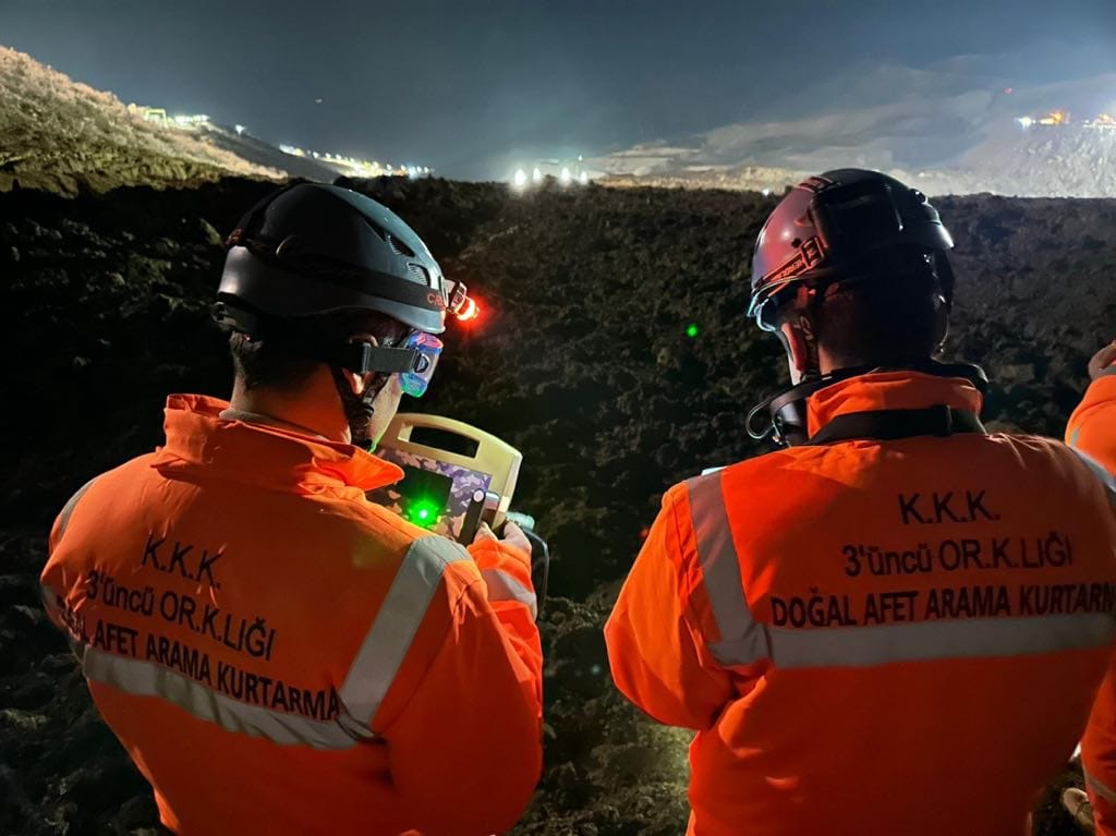 Yerlikaya’dan Erzincan’da maden ocağındaki toprak kaymasına ilişkin açıklama: “Kayan kütlenin hacmi 10 milyon metreküp”