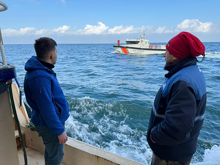Marmara Denizi’ndeki kayıp gemicileri arama çalışmalarına SAS komandoları ve balıkçılar da katıldı