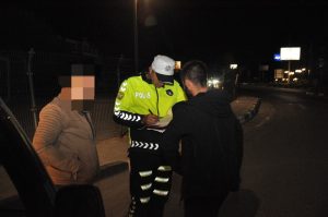 Trafik denetimleri sonucu 2 sürücü tutuklandı, 51 araç trafikten men edildi – BRTK