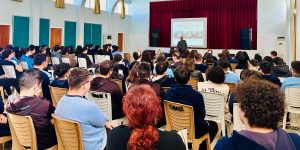 Gençlik Dairesi “Gelecek Bensem Umut Benim” seminerleri başladı