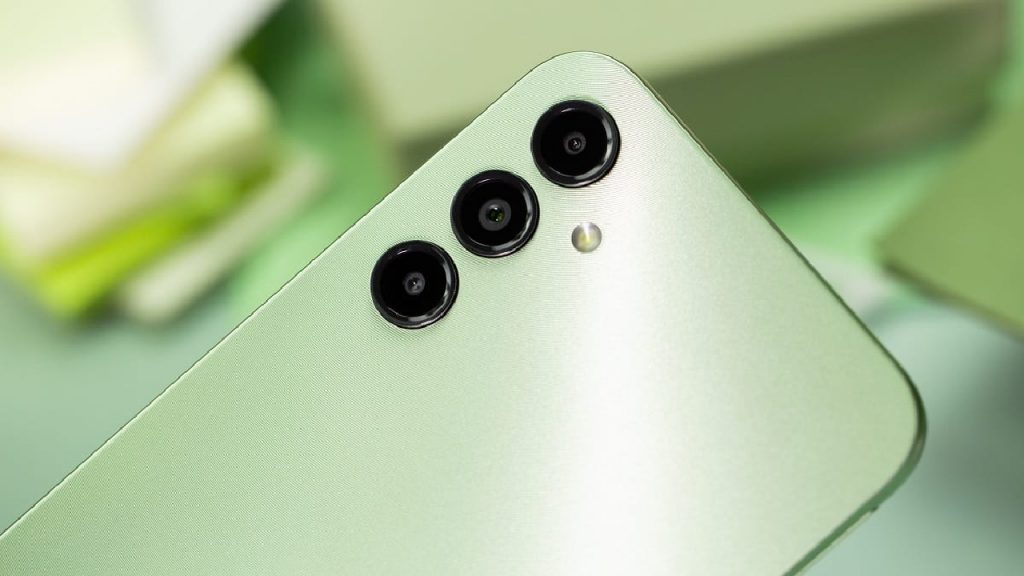 Samsung Galaxy F15 sahne aldı! İşte özellikleri ve fiyatı