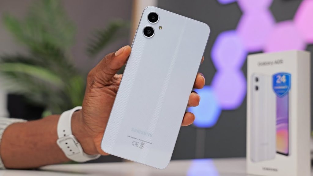 Cep dostu Samsung modelinin yenisini çıkıyor!