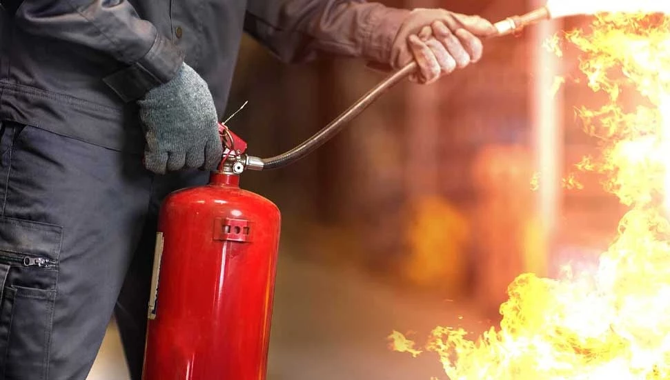 Güney Kıbrıs’ta yangınlarla mücadele için 118 yeni itfaiyeci işe alındı