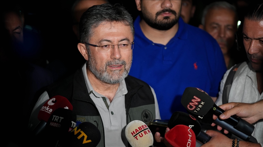 TC Tarım ve Orman Bakanı İbrahim Yumaklı: “Yangınların 69’u kontrol altına alındı, 6 aktif yangın var”