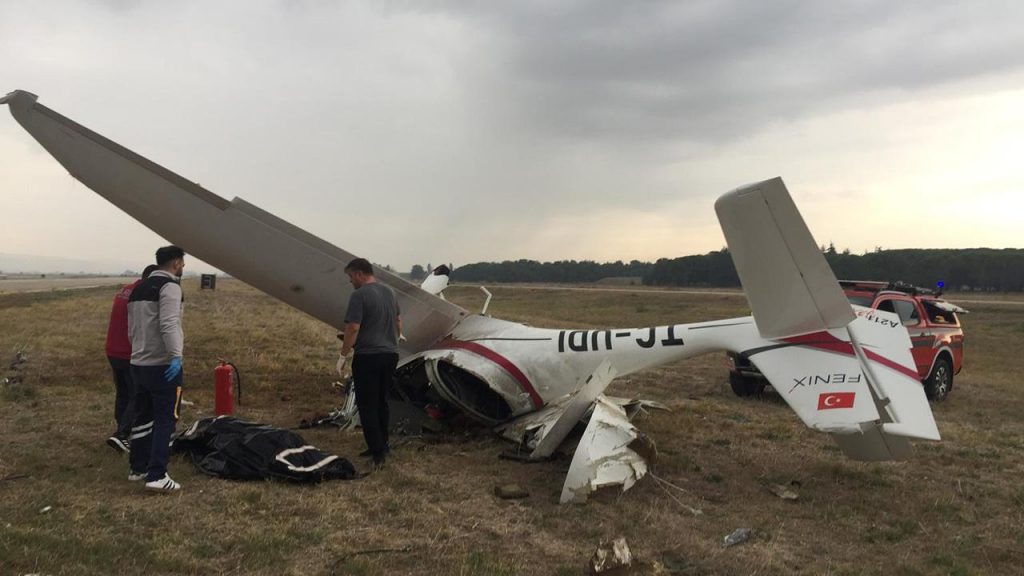 Bursa’da eğitim uçağı düştü, 2 pilot hayatını kaybetti