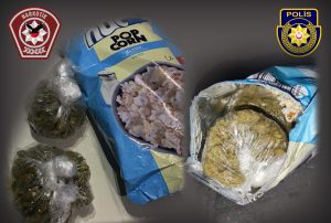 Küçük Kaymaklı’da 60 gram kenevir tespit edildi. 5 tutuklama