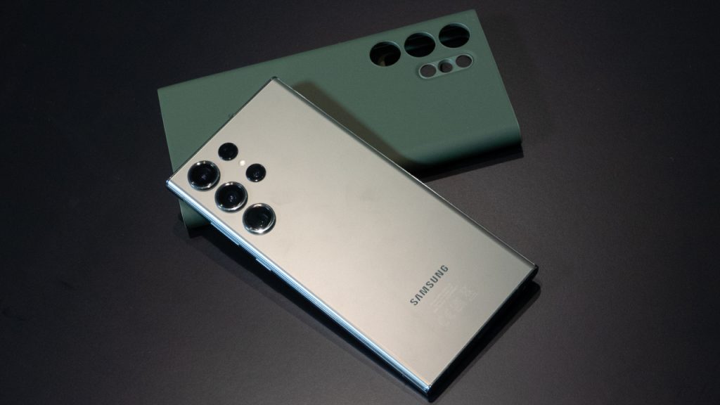 Süreyya hanımın muhteşem değişimi: Galaxy S25 tasarımı ortaya çıktı!