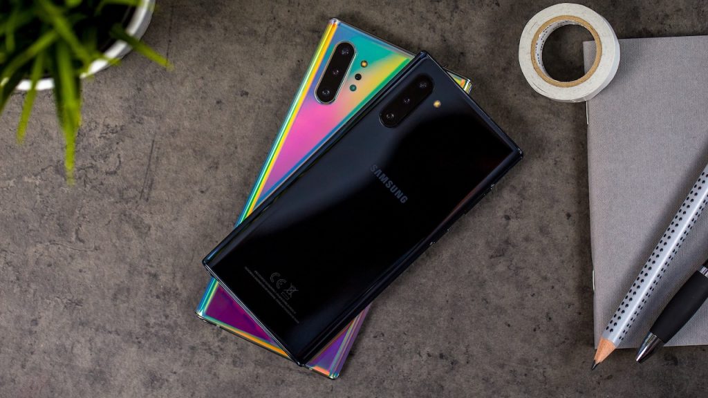 Samsung’un son güncellemesinin eski telefonları bozduğu iddia edildi!