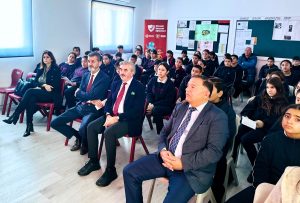 Lapta Yavuzlar Lisesi’nde Güvenli İnternet Eğitimleri semineri