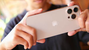 iPhone satışları yapay zeka yüzünden düşebilir