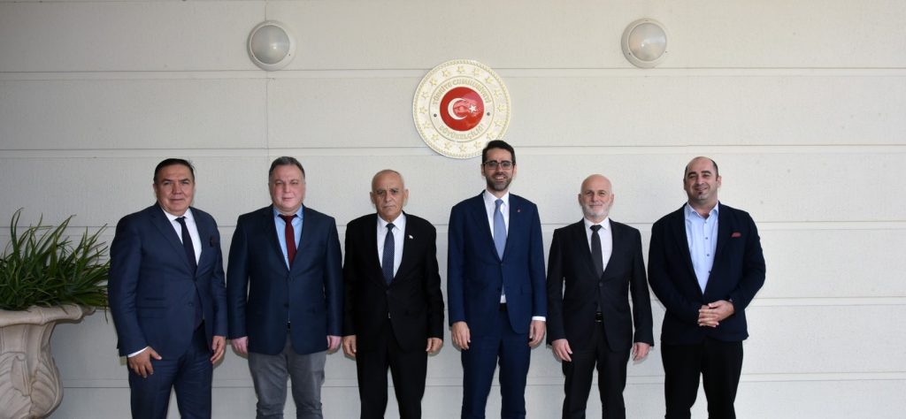 TAK Yönetim Kurulu, Türkiye’nin Lefkoşa Büyükelçisi Serim’i ziyaret etti