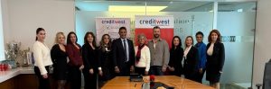 Creditwest Bank çalışanlarının sahneleyeceği “Drama Latte” oyunu tanıtıldı
