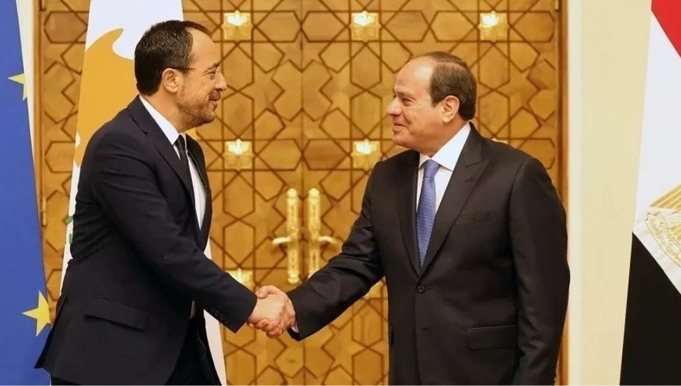 Nikos Hristodulidis ve El Sisi Kahire’de enerji ve bölgesel iş birliğini görüştü