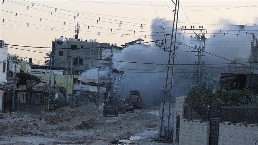 İsrail, Batı Şeria’nın Tulkerim Mülteci Kampı’nda çok sayıda evi havaya uçurdu