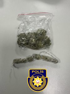 KKTC’ye giriş yaparken üzerinde uyuşturucu madde bulunan kişi tutuklandı