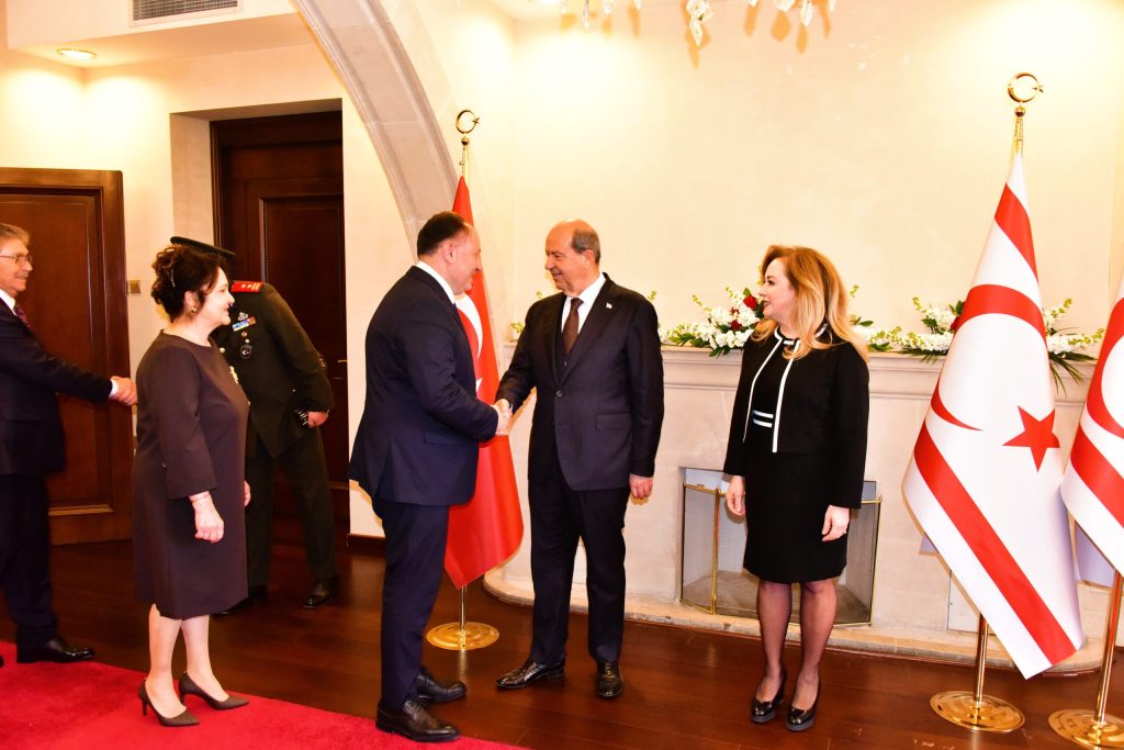 Cumhurbaşkanı Ersin Tatar ve eşi Sibel Tatar, halkla bayramlaştı