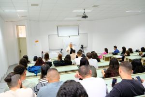 Tuğlu DAÜ’deki seminerde vurguladı: “Mehmetçik Büyükkonuk Belediyesi’nde kadınların gücü hissediliyor”