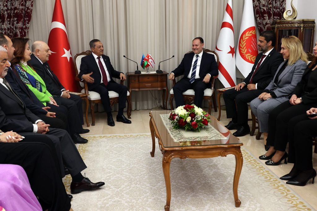 Öztürkler, Azerbaycan-Kıbrıs Parlamentolar Arası Dostluk Grubu ile görüştü