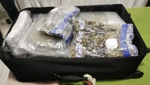 Larnaka Havaalanı’nda 16 kilo uyuşturucu ele geçirildi