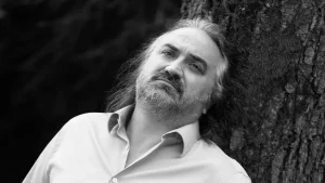 Dr. Gürkut:Volkan Konak’ın sahnede hayatını kaybetmesinin ardından acil sağlık müdahale altyapısının önemine dikkat çekti.